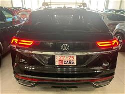 ڤۆڵکسواگن ئەتڵەس کرۆس سپۆرت